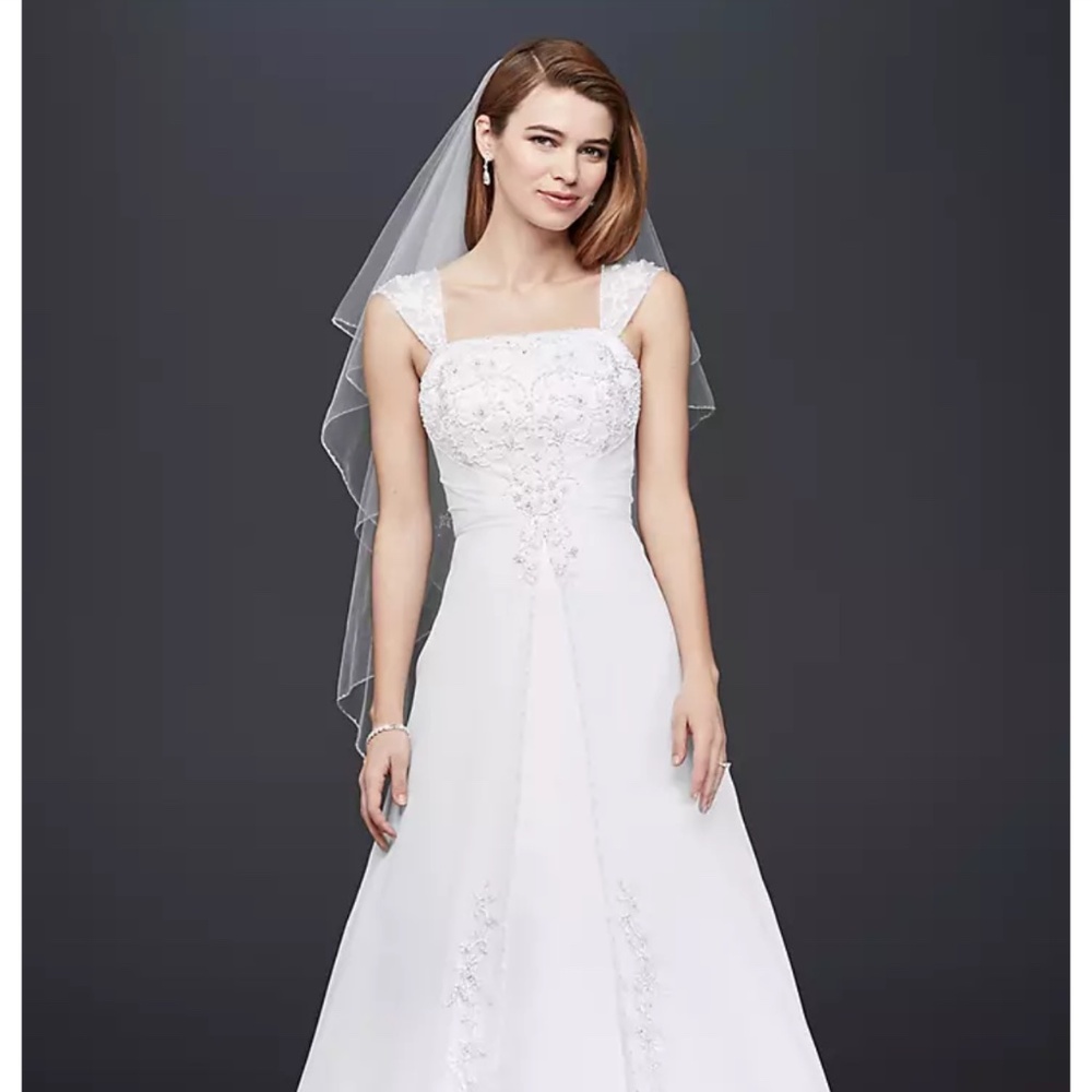 David’s Bridal NWT A line Chiffon Split Front Overlay Wedding Dress STYLE# V9010